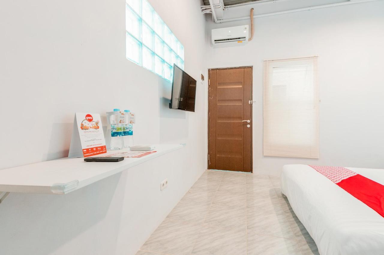 OYO 853 Fongki Place Jakarta Exterior foto